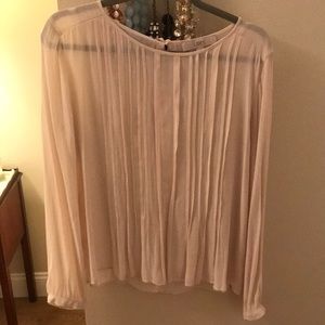 Side semi sheet long sleeved blouse with pleats